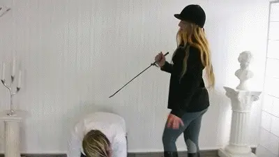 Boss Girls Productions - Riding mistress Katharina - Facesitting in jodhpurs