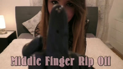 Lizz La Reign - Middle Finger Rip Off
